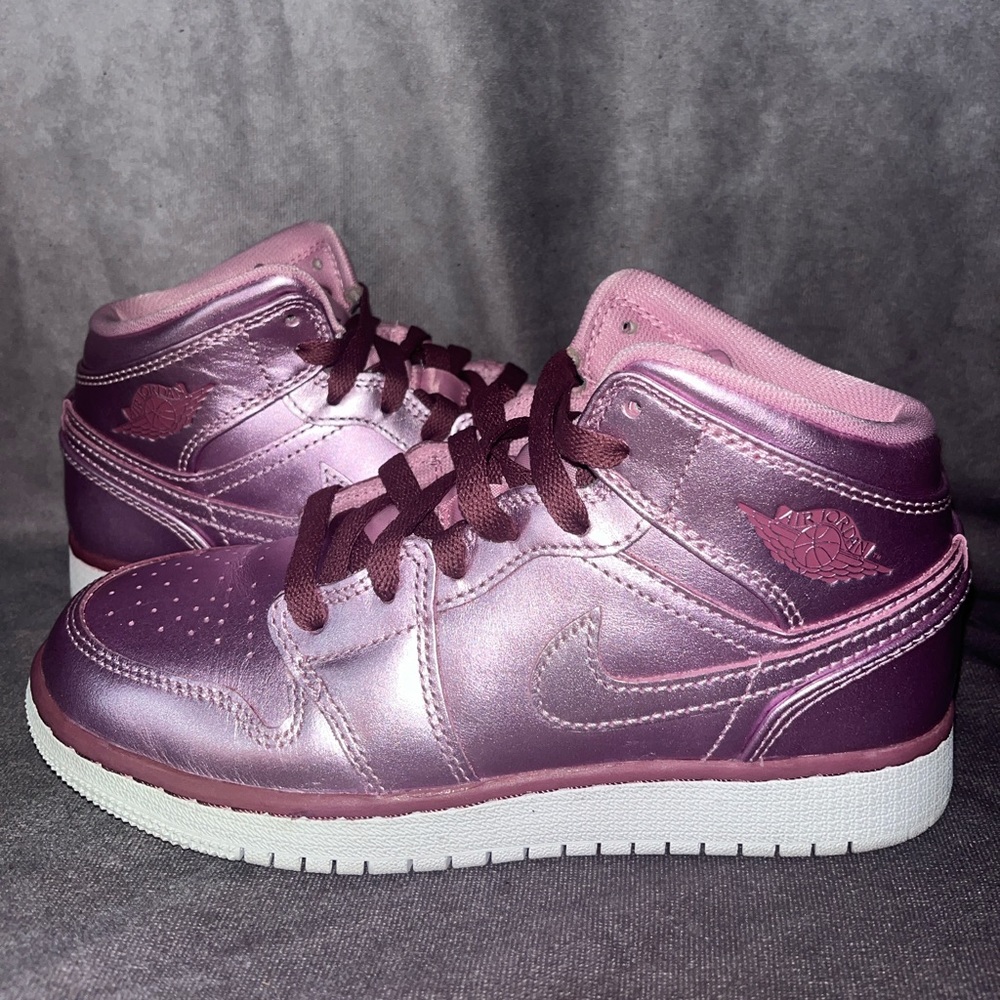 Air Jordan 1 Mid SE GS 'Pink Rose'